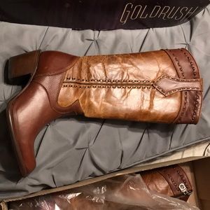 Gold Rush women’s boots